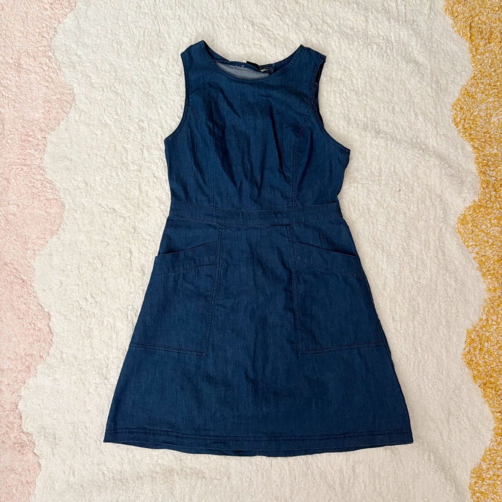 LUSH Blue Denim Sleeveless Keyhole Back A-Line Dress with Pockets